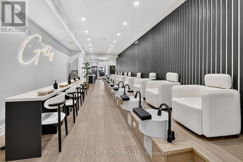 803 Dundas Street W, Toronto, ON 