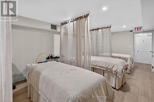 803 Dundas Street W, Toronto, ON 