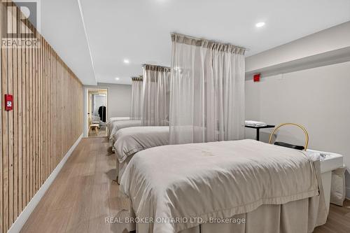 803 Dundas Street W, Toronto, ON 