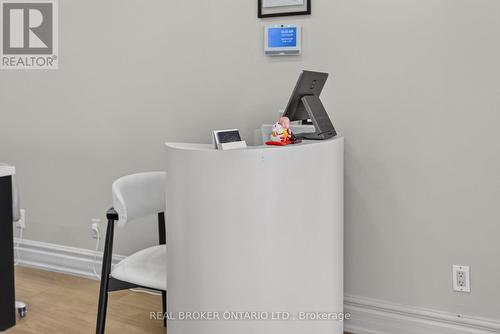 803 Dundas Street W, Toronto, ON 