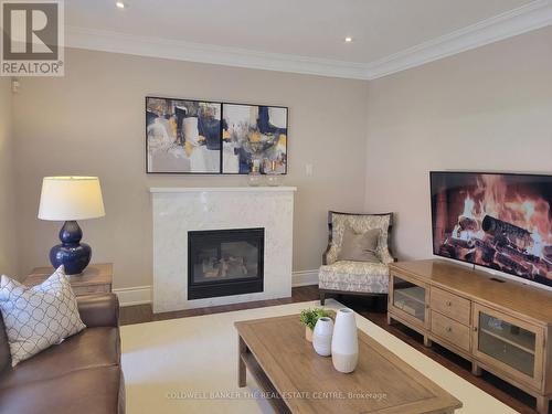 Gas Fireplace - 304 Tower Hill Road, Richmond Hill, ON 