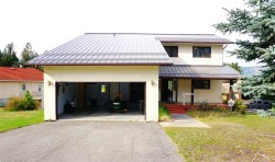 5121 RIVERVIEW Crescent Fairmont Hot Springs, BC V0B 1L1