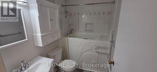 220 - 725 Deveron Crescent, London South (South T), ON 