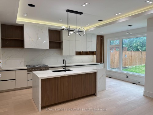 1467 Kenmuir Avenue, Mississauga, ON 