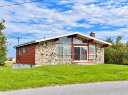 40 Ch. Edgar-Thorne Les Îles-De-La-Madeleine, QC G4T 2B2