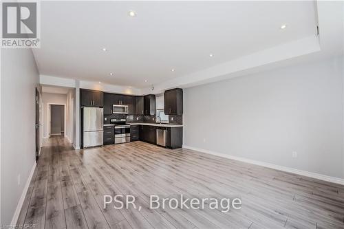 3 - 17 MARY STREET , Waterloo, Ontario N2H 3P9 4