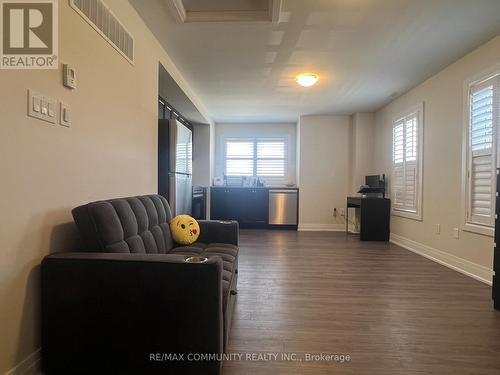 COACH HOUSE - 3570 BUR OAK AVENUE , Markham, Ontario L6B 1R8 5