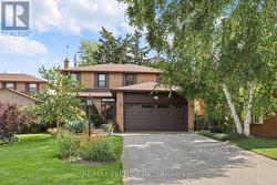 19 TEMAGAMI COURT Toronto, ON M2M 4E6