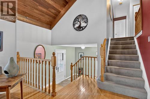 9 Foxrun Lane, Ottawa, ON 