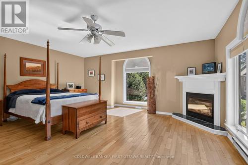 9 Foxrun Lane, Ottawa, ON 