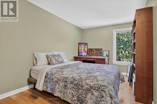 9 Foxrun Lane, Ottawa, ON 