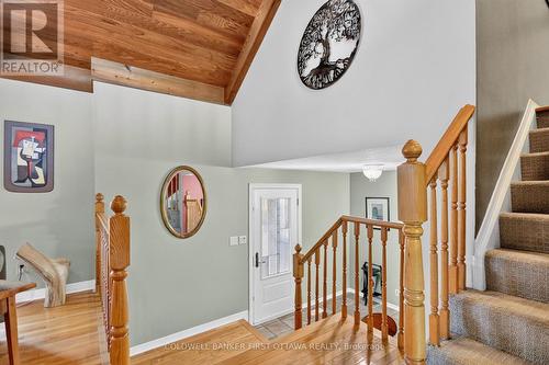9 Foxrun Lane, Ottawa, ON 
