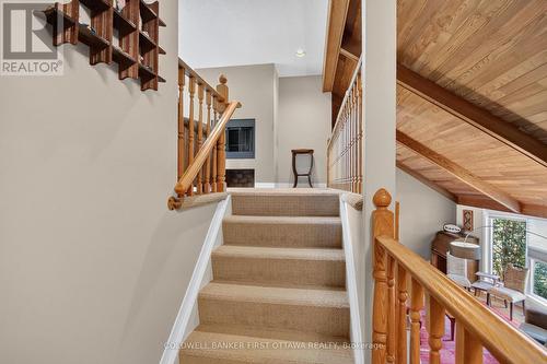 9 Foxrun Lane, Ottawa, ON 