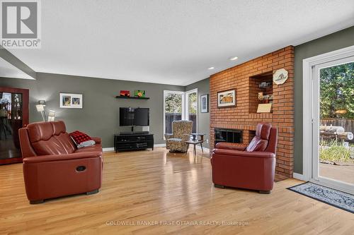 9 Foxrun Lane, Ottawa, ON 