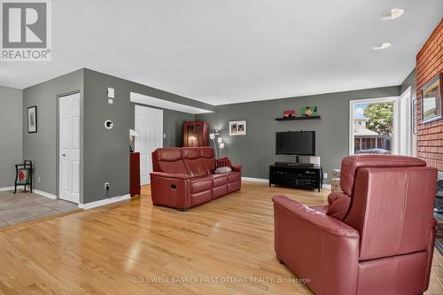 9 Foxrun Lane, Ottawa, ON 