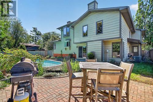 9 Foxrun Lane, Ottawa, ON 