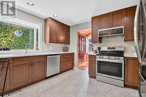 9 Foxrun Lane, Ottawa, ON 