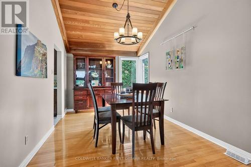 9 Foxrun Lane, Ottawa, ON 
