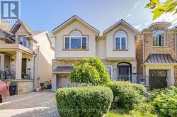 319 RUMSEY ROAD Toronto, ON M4G 1R6
