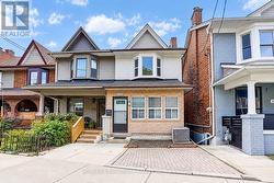 1069 DAVENPORT ROAD Toronto, ON M6G 2C2