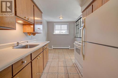 401 - 770 HUGHSON STREET , Woodstock (Woodstock - North), Ontario N4S 4P5 5