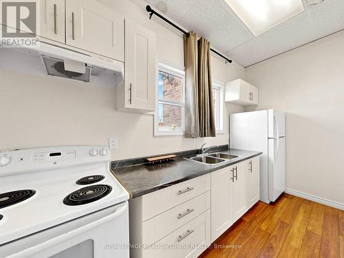 7 - 70 MILL STREET , Halton Hills, Ontario L7G 2C9 5