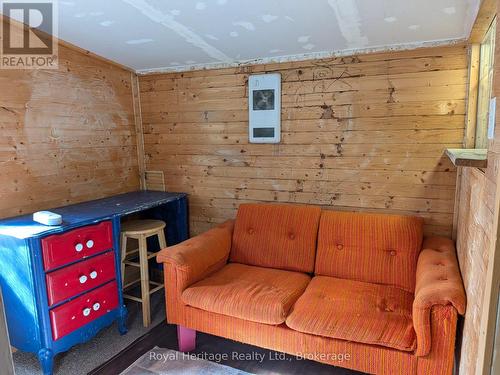 B - 204 COURT STREET , Oshawa (Central), Ontario L1H 4W7 3