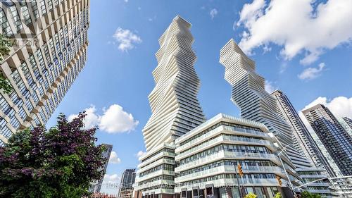 1706 - 3883 QUARTZ ROAD  Mississauga, ON L5B 0M4