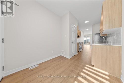 814 UTOPIE PRIVATE , Ottawa, Ontario K1W 0M5 4