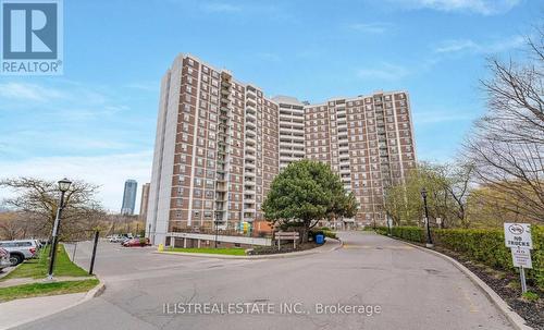 1808 - 20 EDGECLIFFE GOLFWAY  Toronto, ON M3C 3A4