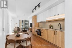 1802 - 91 MONTCLAIR AVENUE Toronto, ON M5P 0B1