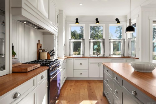 3553 Winn Rd, Courtenay, BC 