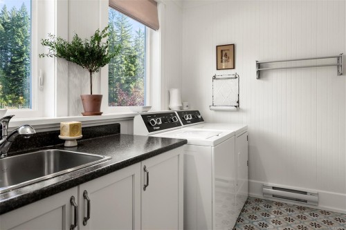 3553 Winn Rd, Courtenay, BC 