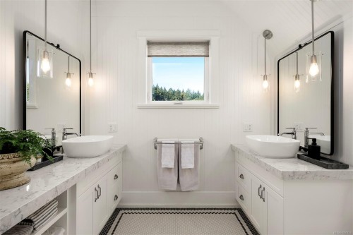3553 Winn Rd, Courtenay, BC 