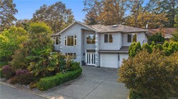 3908A Ascot Dr Saanich, BC V8P 3S1