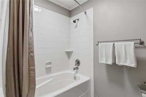 595 Ridgegrove Ave, Saanich, BC 