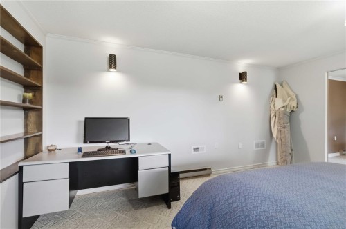 595 Ridgegrove Ave, Saanich, BC 