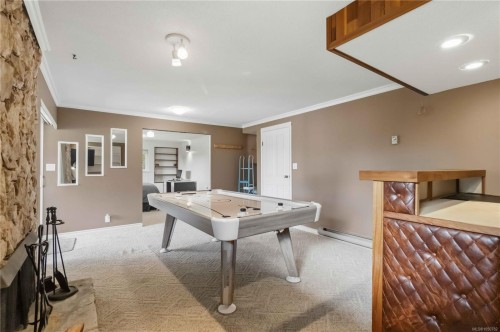 595 Ridgegrove Ave, Saanich, BC 