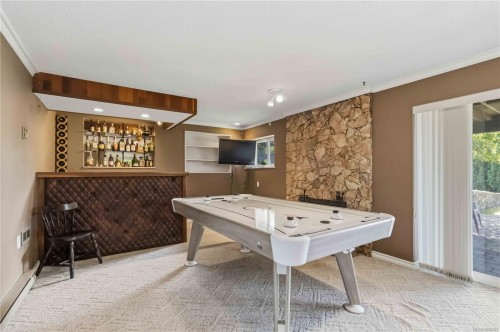 595 Ridgegrove Ave, Saanich, BC 