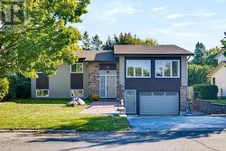 22 PARKGLEN DRIVE Ottawa, ON K2G 3G9