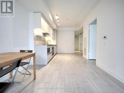 702 - 5 BUTTERMILL AVENUE , Vaughan, Ontario L4K 0J5 3