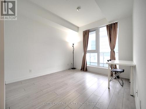 702 - 5 BUTTERMILL AVENUE , Vaughan, Ontario L4K 0J5 4