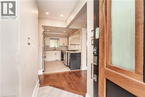 33 KENWOOD Crescent Unit# (main level) , Hamilton, Ontario L8T 1W3 3