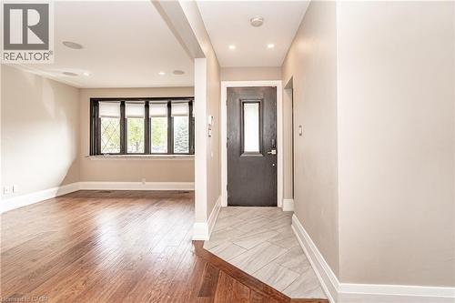 33 KENWOOD Crescent Unit# (main level) , Hamilton, Ontario L8T 1W3 4