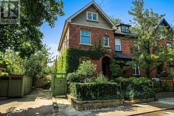 MAIN - 440 SACKVILLE STREET Toronto, ON M4X 1T2