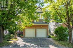 33 NORGOLD CRESCENT Ottawa, ON K2T 1J1