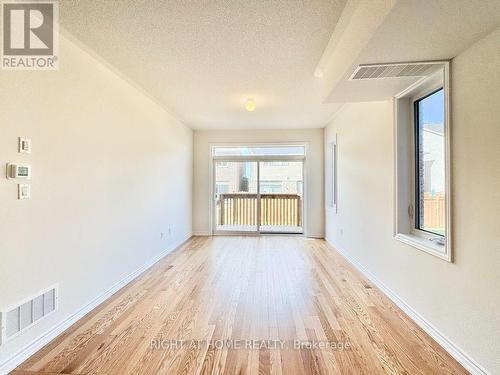 MAIN - 16 BANNISTER ROAD , Barrie, Ontario L9J 0L4 5