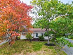 7 HAVILAND Street  Lower Sackville, NS B4C 1Y8
