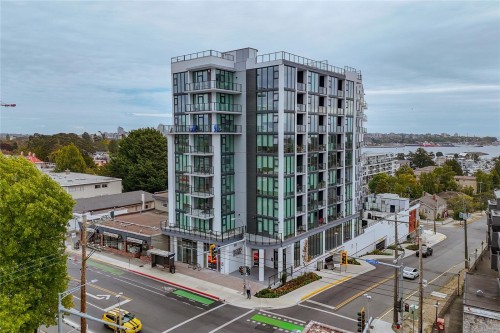 #807-899 Esquimalt Rd  Esquimalt, BC V9A 3M5