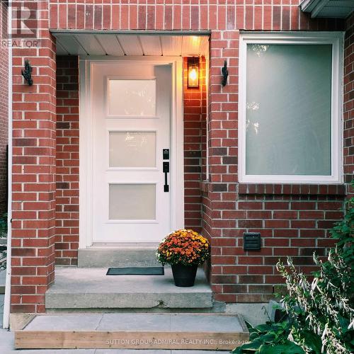 33 TRESHER COURT , Ajax, Ontario L1T 2N3